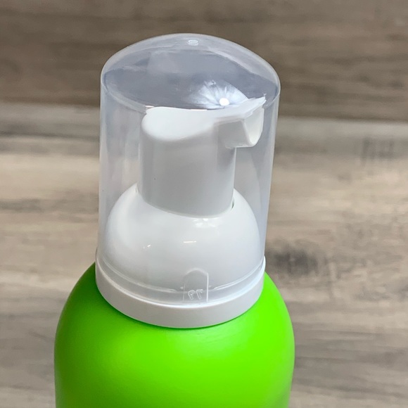 ELEMIS- Superfood CICA Calm Cleansing Foam - Picture 2 of 4